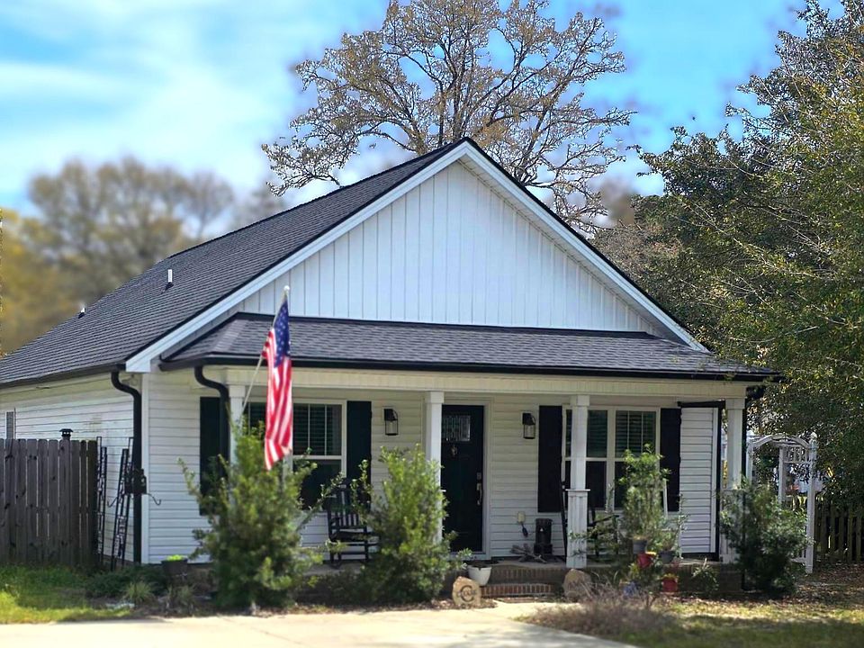 1st image of 134 Hillside Street