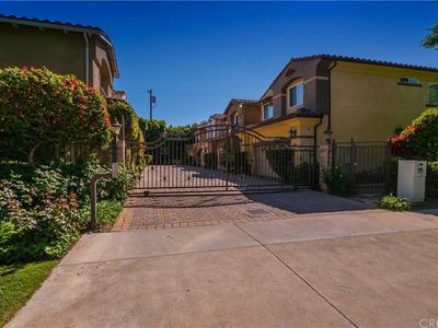 14526 Weddington St APT 103, Van Nuys, CA, 91411