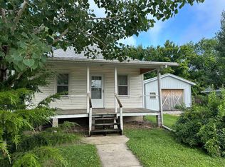 401 S Dayton St, Hanover, IL 61041