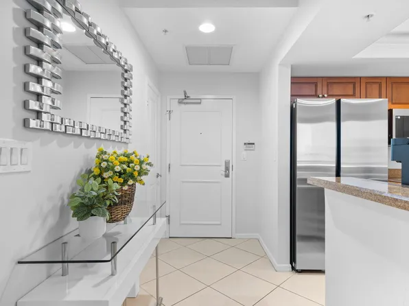 347 N New River Dr E, Fort Lauderdale, FL