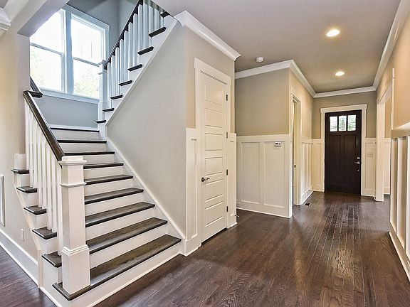 4th image of 306 Sardis Ln