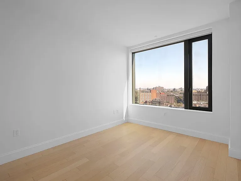 10 City Point #26T — Photo 6