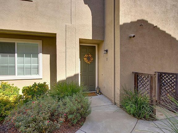 5th image of 2070 Sierra View Cir Unit 1
