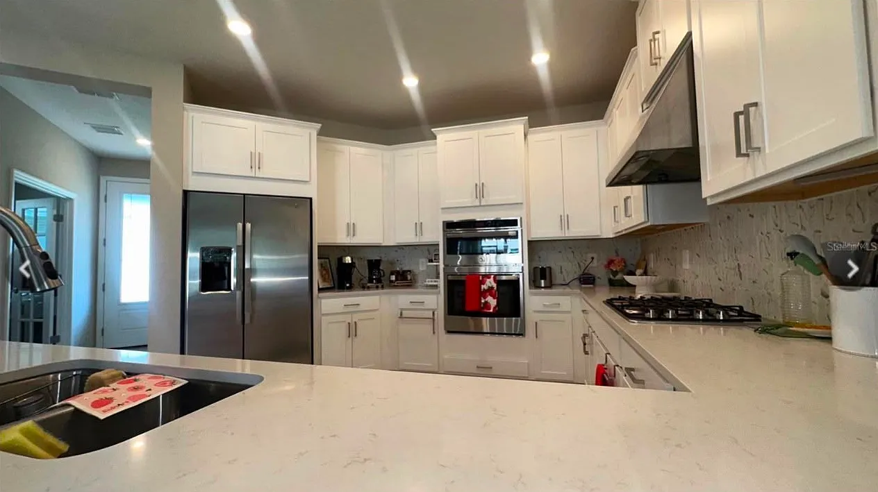 4 bed, 3.5 bath, 2582 sqft, $2,899 — Photo 4