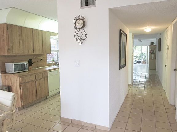 4th image of 5826 Areca Palm Ct APT A