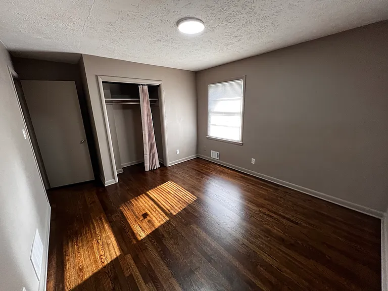 4010 Gladesworth Ln — Photo 4