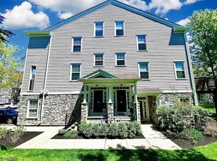 160 Winchester Ct, Clifton, NJ 07013