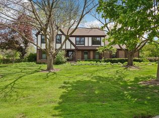 1152 Terre Dr, Libertyville, IL 60048