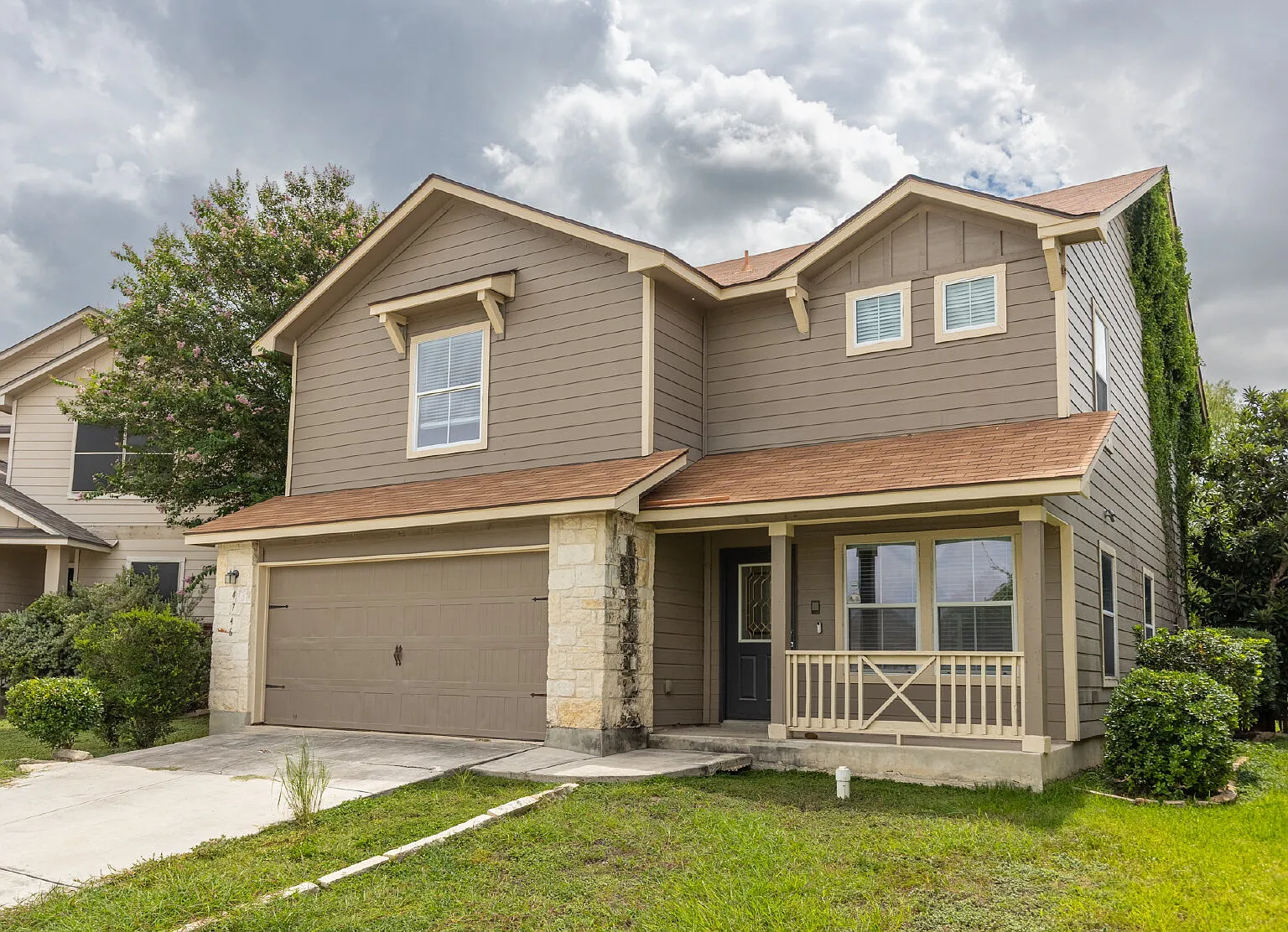 3 bed, 2.5 bath, 2214 sqft, $1,695 — Photo 2