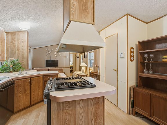 3rd image of 2810 Bechelli Lane