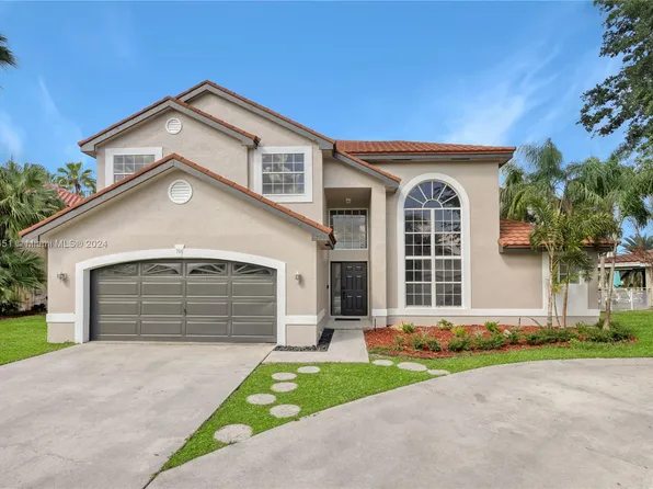 704 NW 177th Ave, Pembroke Pines, FL 33029