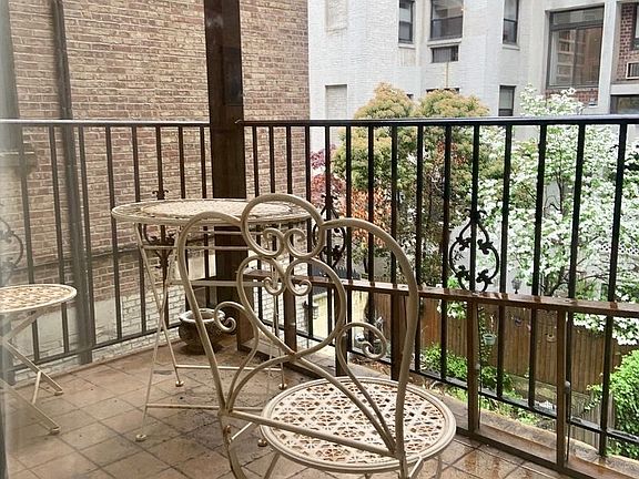 2nd image of 43 W 85th St APT 1B