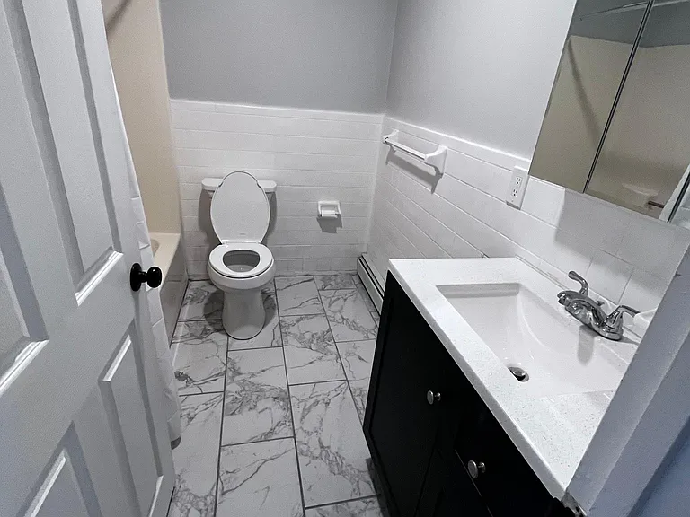 607 Charles St #8 — Photo 6