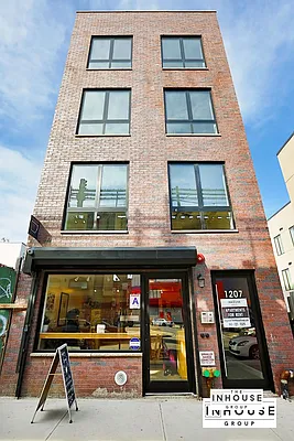 Rented by The InHouse Group | media 39