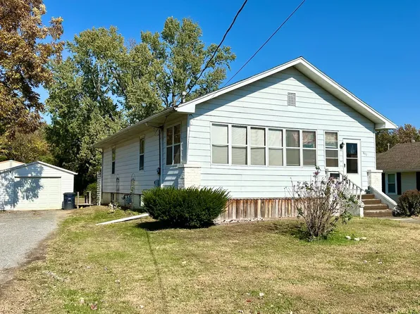 807 Mount Vernon Rd, Fairfield, IL 62837
