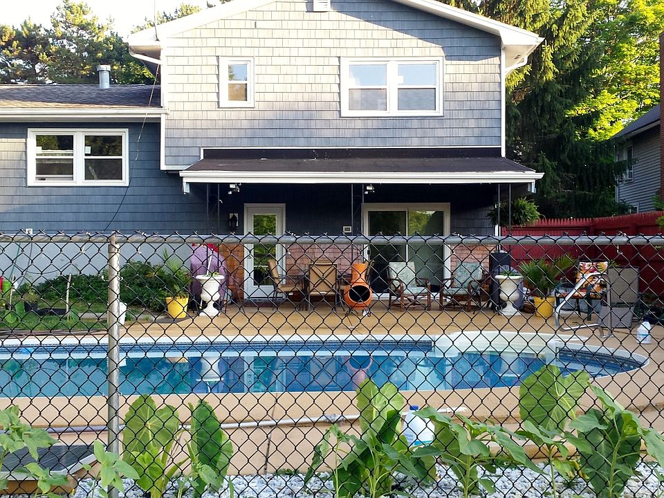 1st image of 24 Lakeview Ave