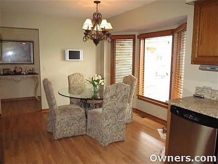 Kitchen Sitting Area with Bay Window