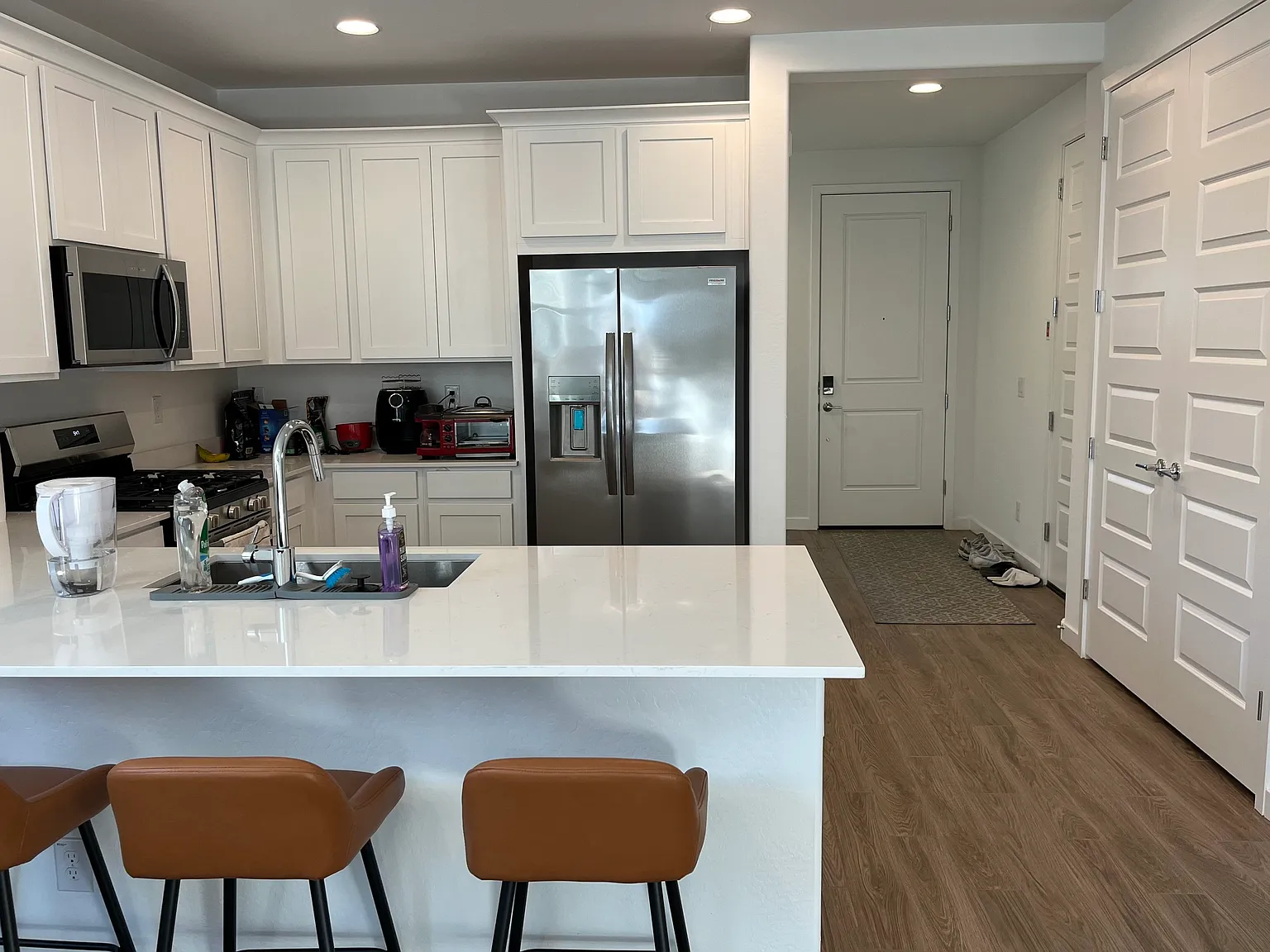 5 bed, 1953 sqft, $790 — Photo 2