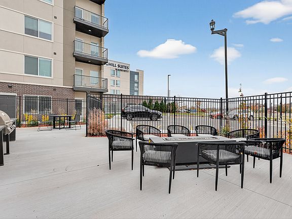 4th image of 615 Riverwalk Dr #332