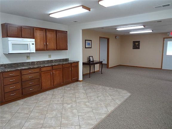 5th image of 4 E Pine St