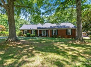 1018 S Magnolia St, Mooresville, NC 28115