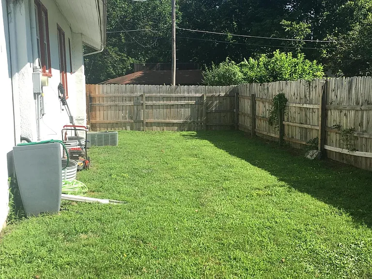 1408 Pratt St — Photo 10