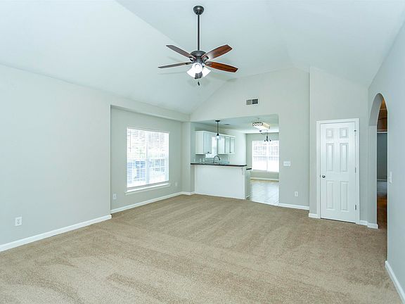 5th image of 101 Reese Dr