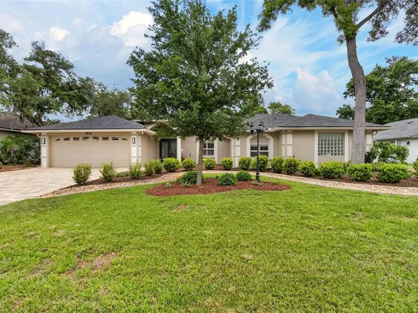 2804 Clubhouse Dr, Plant City, FL 33566