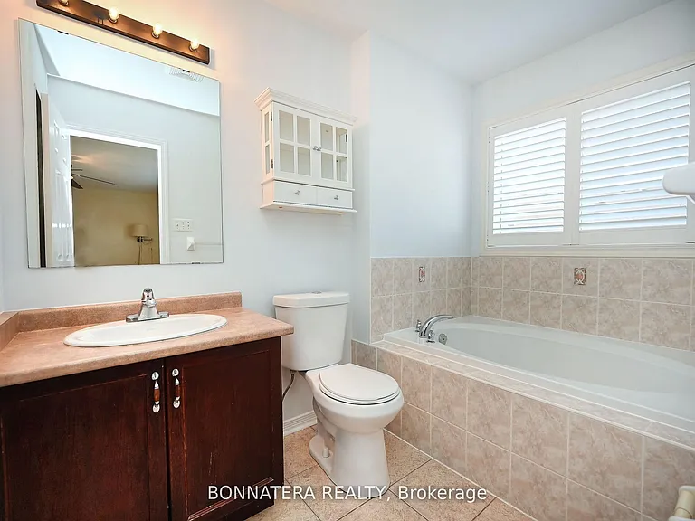 409 Hobbs Cres — Photo 22