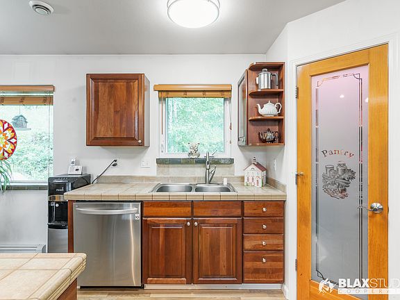 3rd image of 1105 Langford Ave