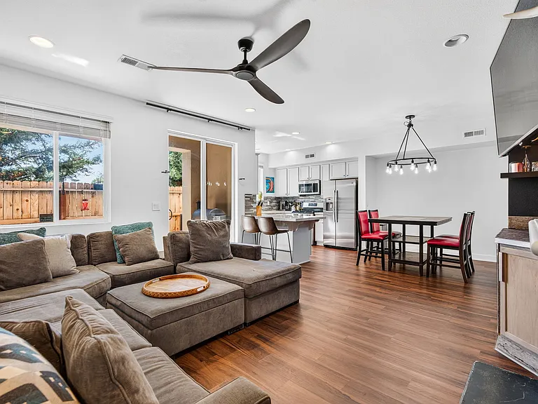 2280 Altamira Dr — Photo 5