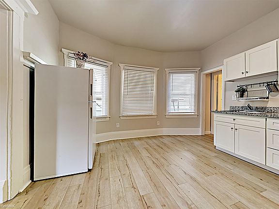 4th image of 1307 G St APT 8
