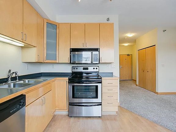 4th image of 2600 University Ave SE APT 315