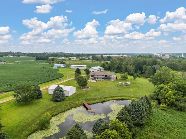 2312 Becker Trl, Faribault, MN 55021