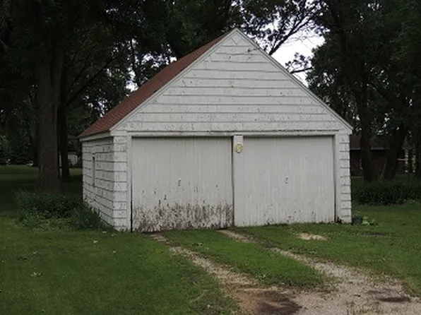 835 Richmond St, Rockwell City, IA 50579