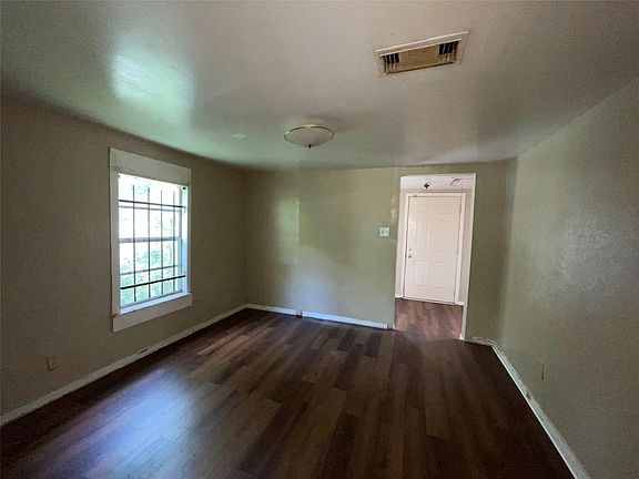4th image of 4827 Shreveport Blvd