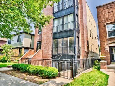 6439 N Rockwell St APT 2, Chicago, IL, 60645