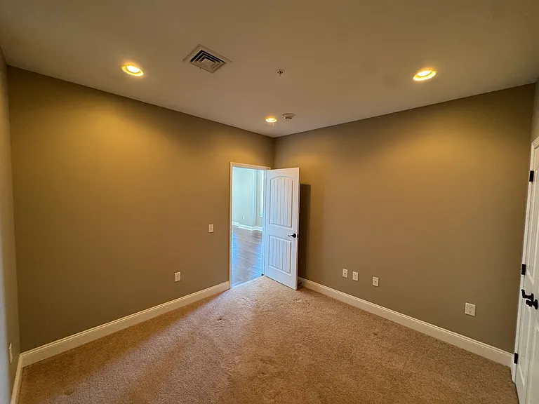11 W Market St #1101 — Photo 11