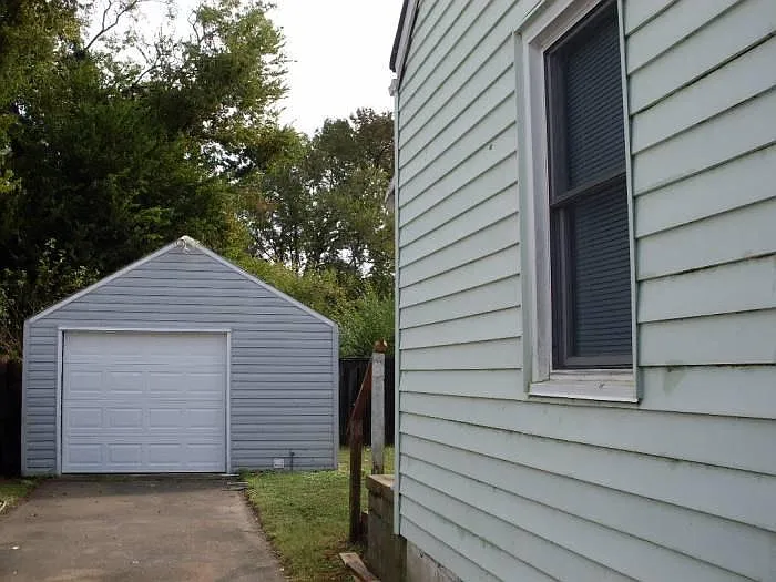 GARAGE