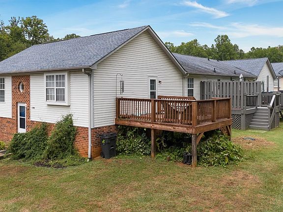 5th image of 1104 Goose Meadow Dr