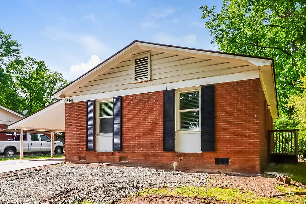 3 bed, 1.0 bath, 1264 sqft, $1,510 — Photo 4