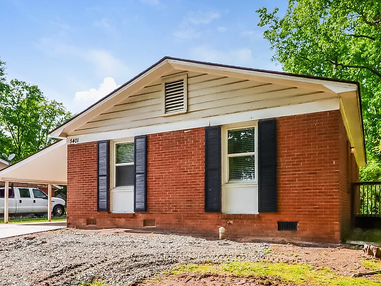 5401 Snow White Ln — Photo 4