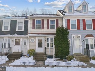 5548 Woodlawn Manor Ct, Alexandria, VA 22309