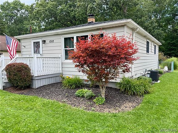 3rd image of 1312 Sherwood Ave