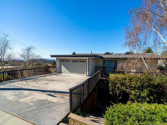 2nd image of 521 Cuesta Dr