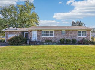 404 8th Ave N, Decherd, TN 37324