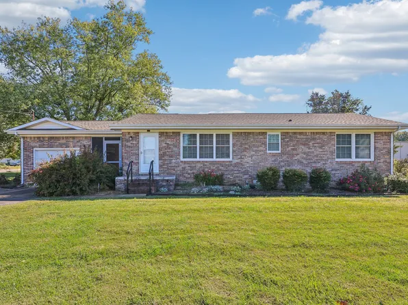 404 8th Ave N, Decherd, TN 37324