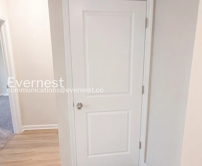 137 Culver St — Photo 9