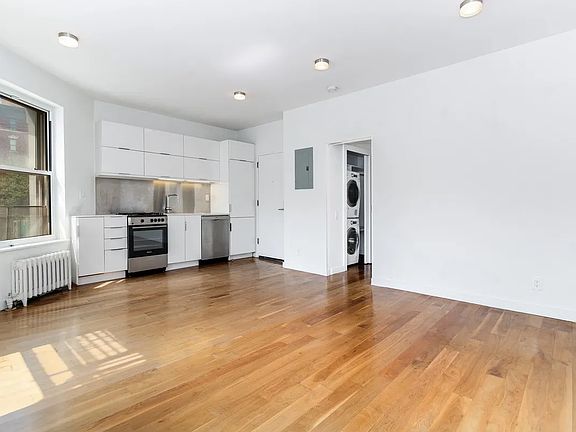 3rd image of 48 Bedford St #5A