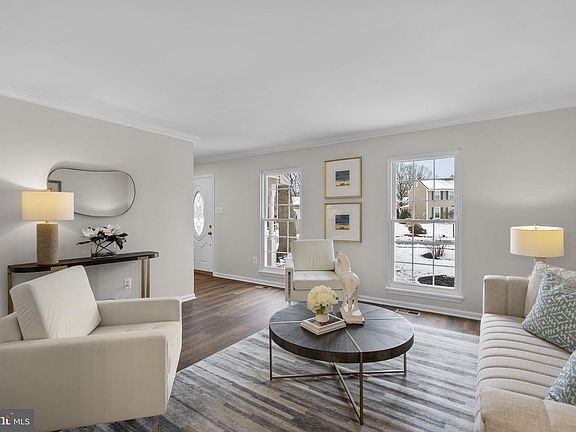 5th image of 8 Seville Way